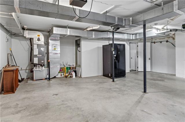 5229 Bridge Pointe Drive, Clemmons, NC 27012