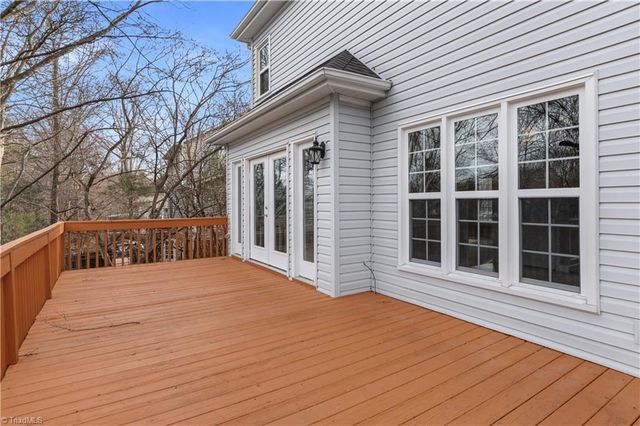 5229 Bridge Pointe Drive, Clemmons, NC 27012