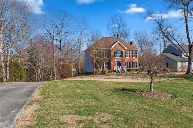 5229 Bridge Pointe Drive, Clemmons, NC 27012