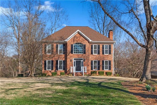 5229 Bridge Pointe Drive, Clemmons, NC 27012