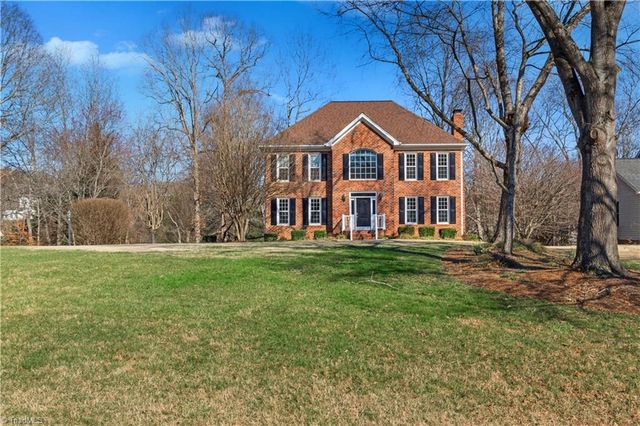 5229 Bridge Pointe Drive, Clemmons, NC 27012