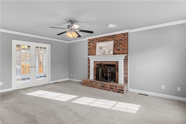 5229 Bridge Pointe Drive, Clemmons, NC 27012