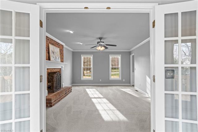 5229 Bridge Pointe Drive, Clemmons, NC 27012