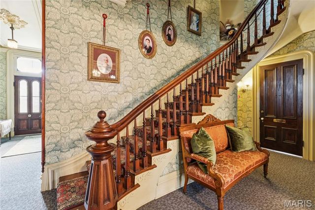 11069 New London Gravel Rd, Hannibal, MO 63401