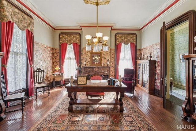 11069 New London Gravel Rd, Hannibal, MO 63401