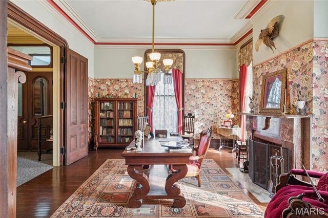 11069 New London Gravel Rd, Hannibal, MO 63401