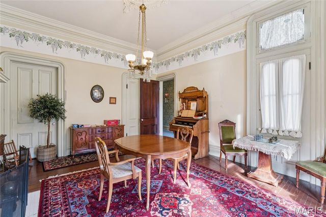 11069 New London Gravel Rd, Hannibal, MO 63401