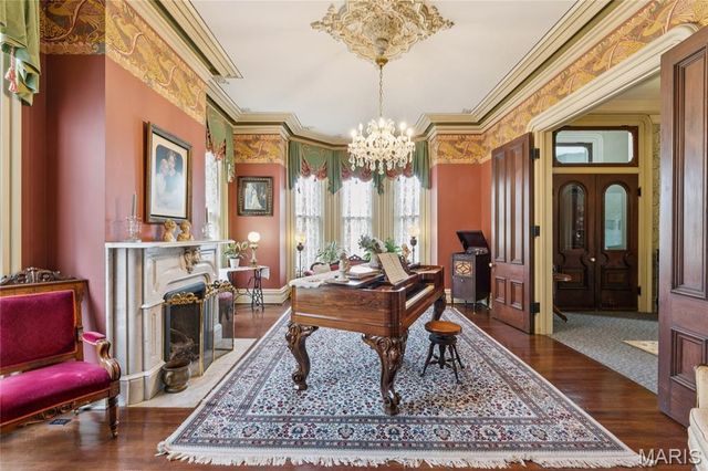 11069 New London Gravel Rd, Hannibal, MO 63401