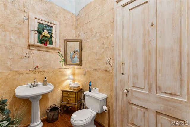 11069 New London Gravel Rd, Hannibal, MO 63401