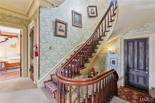 11069 New London Gravel Rd, Hannibal, MO 63401