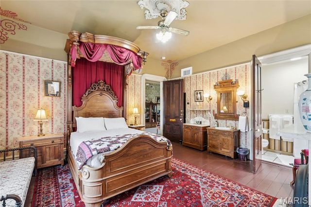 11069 New London Gravel Rd, Hannibal, MO 63401