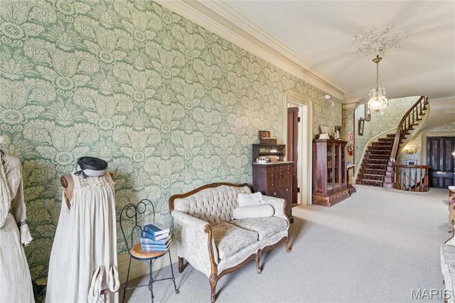 11069 New London Gravel Rd, Hannibal, MO 63401