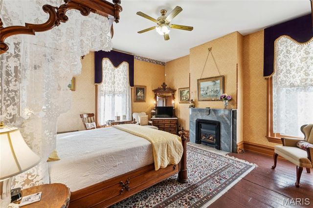 11069 New London Gravel Rd, Hannibal, MO 63401