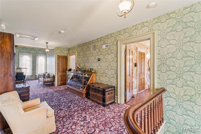 11069 New London Gravel Rd, Hannibal, MO 63401