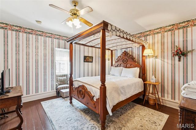 11069 New London Gravel Rd, Hannibal, MO 63401