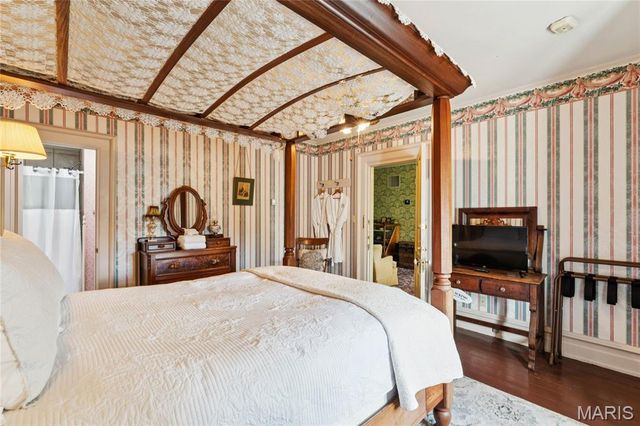 11069 New London Gravel Rd, Hannibal, MO 63401