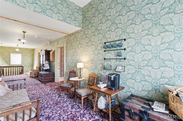 11069 New London Gravel Rd, Hannibal, MO 63401