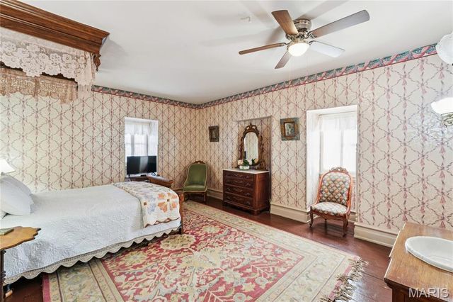 11069 New London Gravel Rd, Hannibal, MO 63401