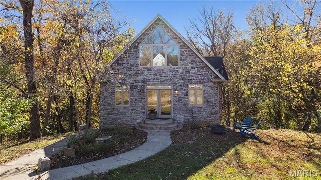 11069 New London Gravel Rd, Hannibal, MO 63401