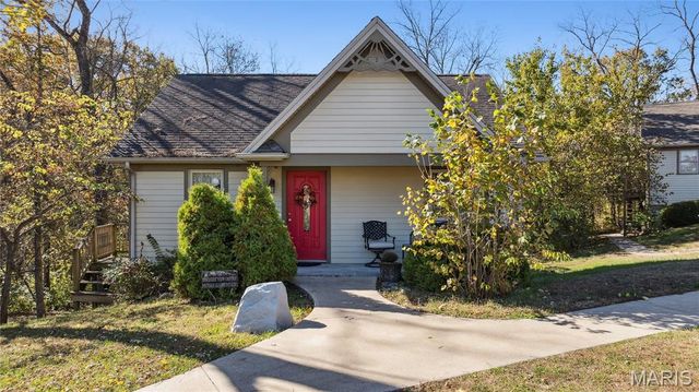 11069 New London Gravel Rd, Hannibal, MO 63401