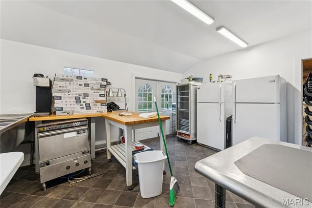 11069 New London Gravel Rd, Hannibal, MO 63401