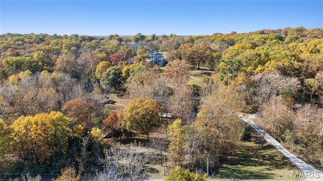 11069 New London Gravel Rd, Hannibal, MO 63401