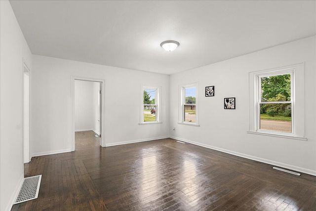 984 Evanston Avenue, Muskegon, MI 49442