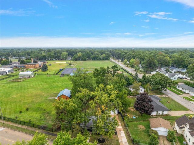 984 Evanston Avenue, Muskegon, MI 49442