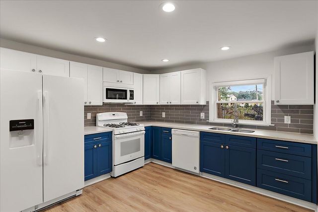 984 Evanston Avenue, Muskegon, MI 49442