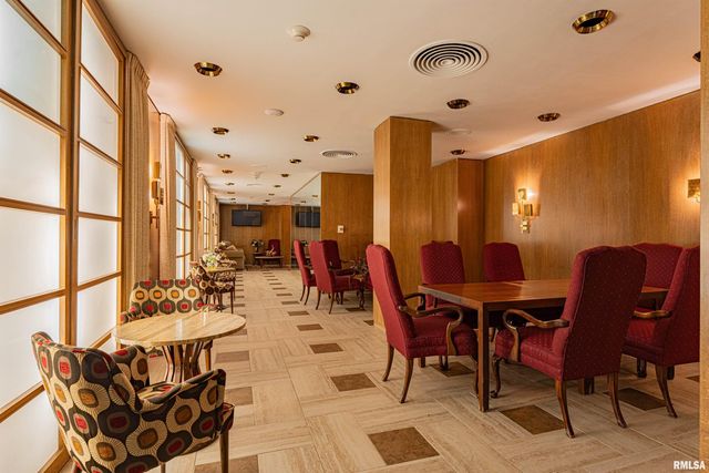 718 S 7th St Unit 904, Springfield, IL 62703