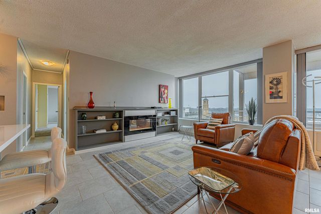 718 S 7th St Unit 904, Springfield, IL 62703