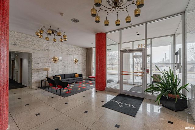 718 S 7th St Unit 904, Springfield, IL 62703