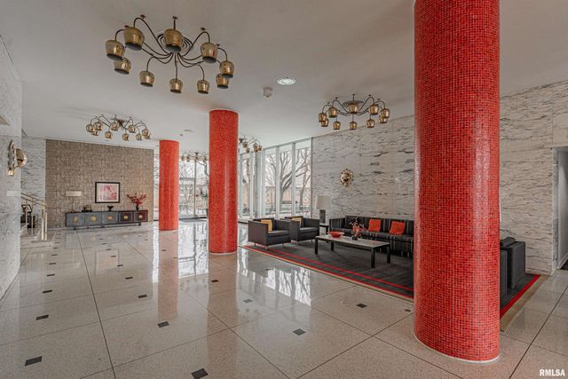 718 S 7th St Unit 904, Springfield, IL 62703