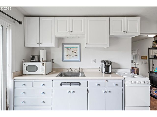 11303 PACIFIC Way, Long Beach, WA 98631