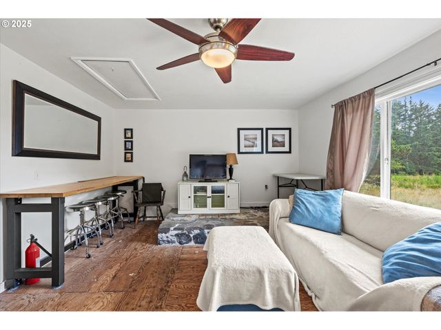 11303 PACIFIC Way, Long Beach, WA 98631