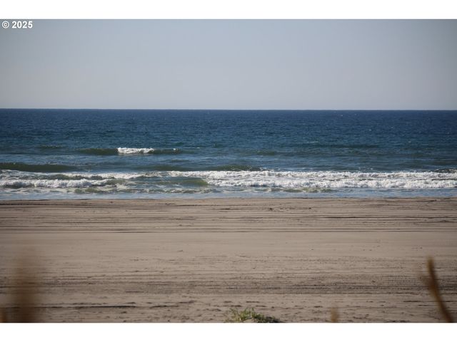 11303 PACIFIC Way, Long Beach, WA 98631