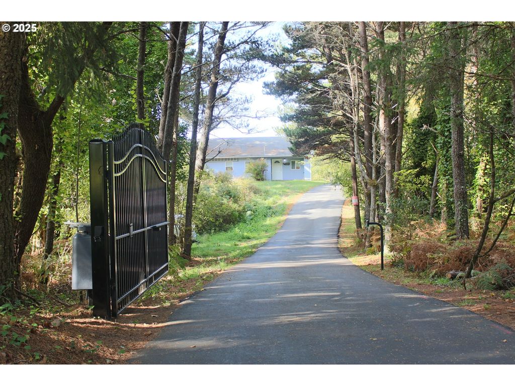 11303 PACIFIC Way, Long Beach, WA 98631