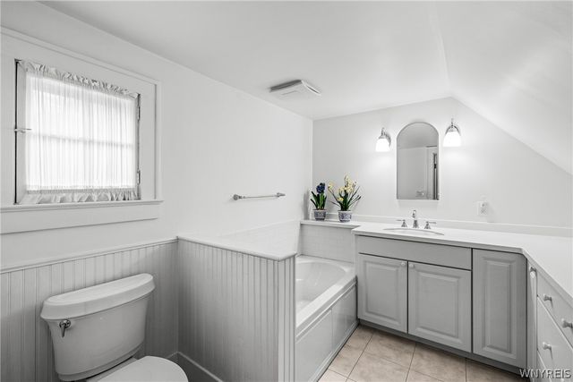 60 Radcliffe Road, Buffalo, NY 14214