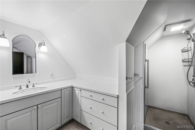 60 Radcliffe Road, Buffalo, NY 14214