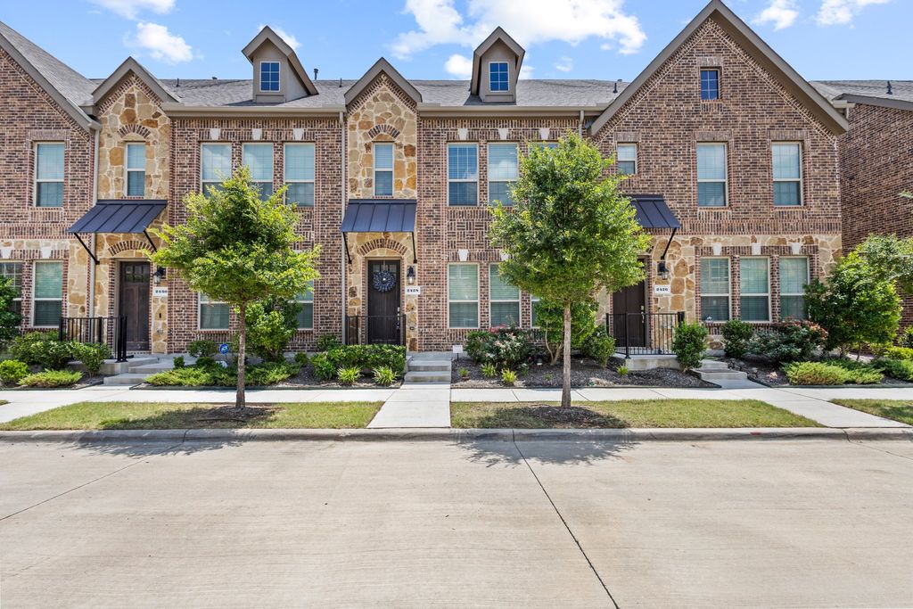2428 Klamath Drive, Lewisville, TX 75056