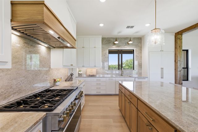 519 Reason Jones Road, Valley View, TX 76272