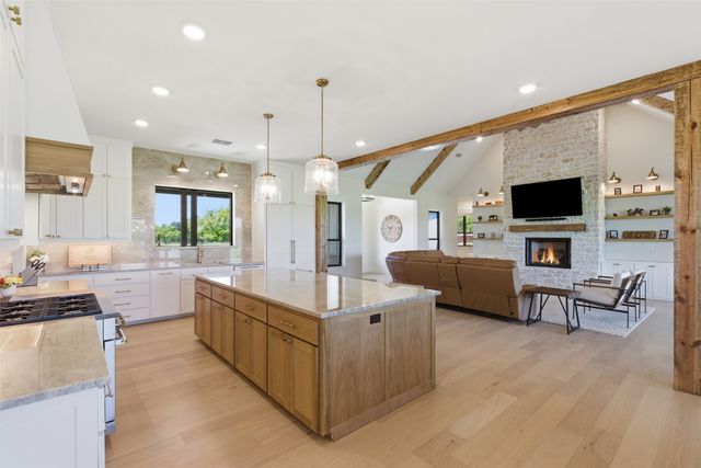 519 Reason Jones Road, Valley View, TX 76272