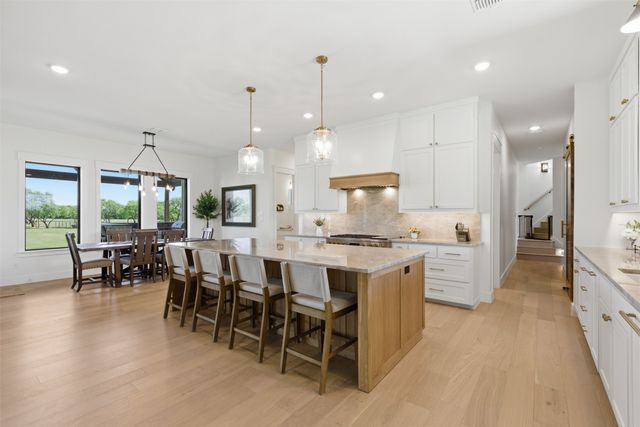 519 Reason Jones Road, Valley View, TX 76272