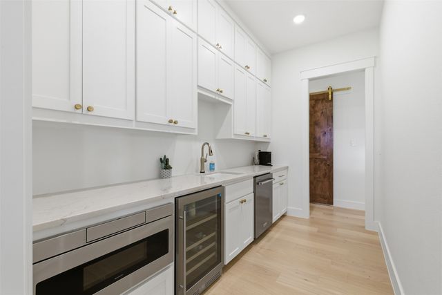 519 Reason Jones Road, Valley View, TX 76272