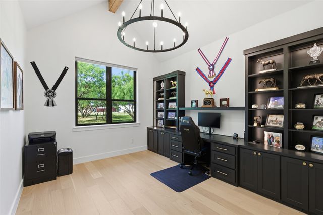519 Reason Jones Road, Valley View, TX 76272