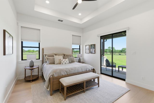 519 Reason Jones Road, Valley View, TX 76272