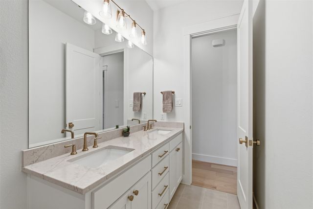 519 Reason Jones Road, Valley View, TX 76272