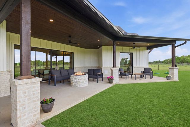 519 Reason Jones Road, Valley View, TX 76272