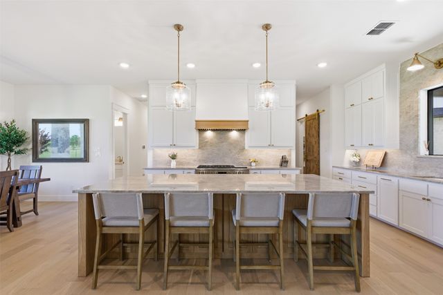 519 Reason Jones Road, Valley View, TX 76272