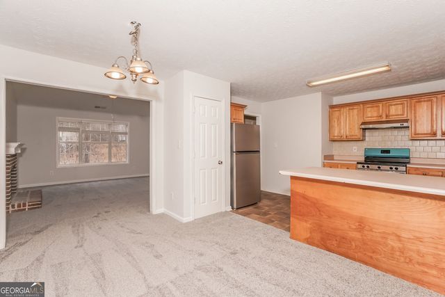 1024 Miss Amber Way, Locust Grove, GA 30248